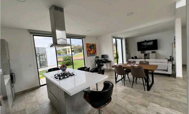 En Venta Casa Urbana 250 m2 (amoblada) La Mesa Cundinamarca