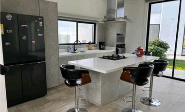En Venta Casa Urbana 250 m2 (amoblada) La Mesa Cundinamarca