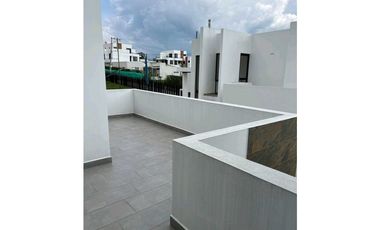 En Venta Casa Urbana 250 m2 (amoblada) La Mesa Cundinamarca