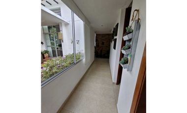 En Venta Casa Campestre en Conjunto 4.520 m2, La Mesa Cundinamarca
