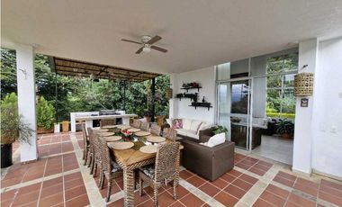 En Venta Casa Campestre en Conjunto 4.520 m2, La Mesa Cundinamarca