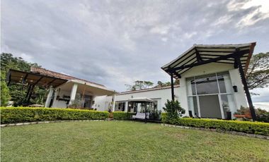 En Venta Casa Campestre en Conjunto 4.520 m2, La Mesa Cundinamarca