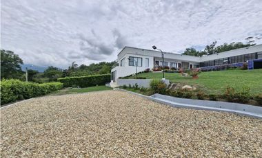 En Venta casa Campestre 2.000m2        $2.000 Millones, La Mesa Cund.