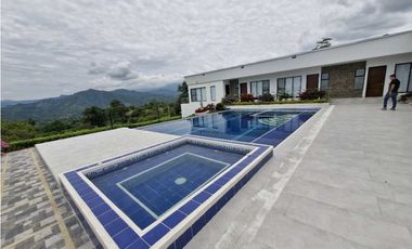 En Venta casa Campestre 2.000m2        $2.000 Millones, La Mesa Cund.