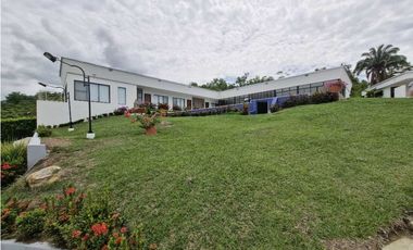 En Venta casa Campestre 2.000m2        $2.000 Millones, La Mesa Cund.