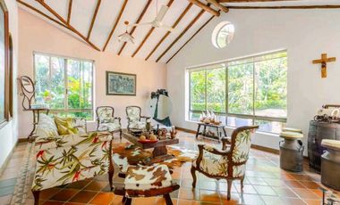 En Venta Quinta Vacacional 6.230 m2, Piscina,Sauna,Turco, La Mesa Cund