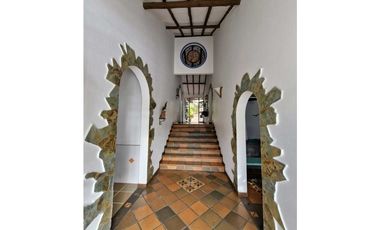 En Venta Quinta Vacacional 6.230 m2, Piscina,Sauna,Turco, La Mesa Cund