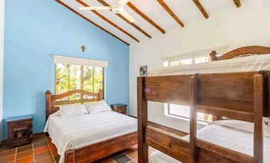 En Venta Quinta Vacacional 6.230 m2, Piscina,Sauna,Turco, La Mesa Cund