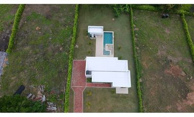 En Venta Casa Campestre con Piscina 1.520 m2, La Mesa Cund.