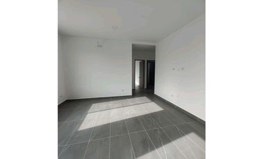 En Venta Casa Campestre con Piscina 1.520 m2, La Mesa Cund.