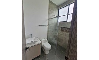En Venta Casa Campestre con Piscina 1.520 m2, La Mesa Cund.