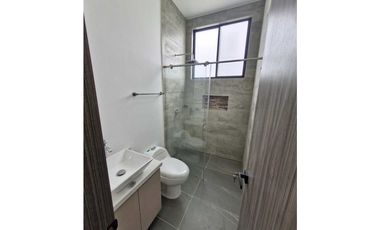 En Venta Casa Campestre con Piscina 1.520 m2, La Mesa Cund.