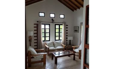 Casa para Venta en el Retiro Fizebad