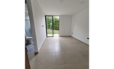 En Venta Casa Campestre con Piscina Privada 2.000 m2, La Mesa Cund.