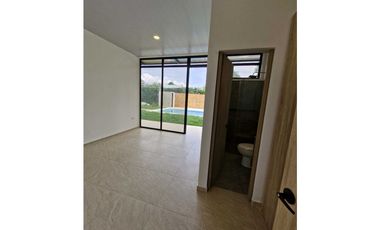 En Venta Casa Campestre en Conjunto Cerrado 800 m2, La Mesa Cund.
