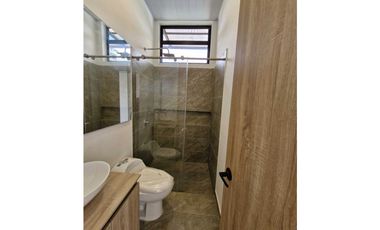 En Venta Casa Campestre en Conjunto Cerrado 800 m2, La Mesa Cund.