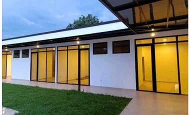 En Venta Casa Campestre en Conjunto Cerrado 800 m2, La Mesa Cund.