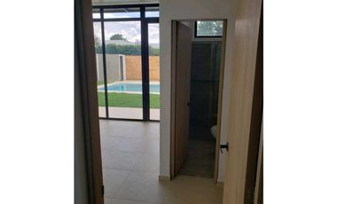 En Venta Casa Campestre en Conjunto Cerrado 800 m2, La Mesa Cund.