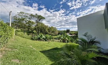 En Venta Casa Campestre con Piscina 1.750 m2, La Mesa Cundinamarca