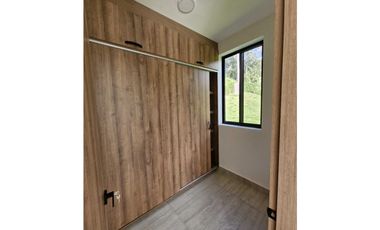 En Venta Casa Campestre con Piscina 1.750 m2, La Mesa Cundinamarca