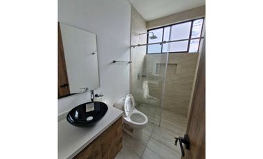 En Venta Casa Campestre con Piscina 1.750 m2, La Mesa Cundinamarca