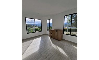En Venta Casa Campestre con Piscina 1.750 m2, La Mesa Cundinamarca
