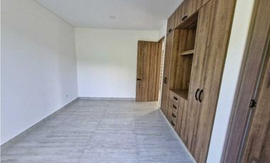 En Venta Casa Campestre con Piscina 1.750 m2, La Mesa Cundinamarca