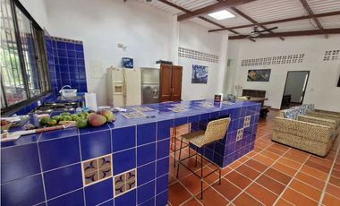 En Venta Casa Campestre con Piscina 2.500 m2, La Mesa Cund, San Javier
