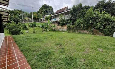 En Venta Casa Campestre con Piscina 2.500 m2, La Mesa Cund, San Javier