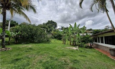 En Venta Casa Campestre con Piscina 2.500 m2, La Mesa Cund, San Javier