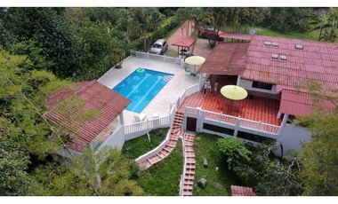 En Venta Casa Campestre con Piscina 2.500 m2, La Mesa Cund, San Javier