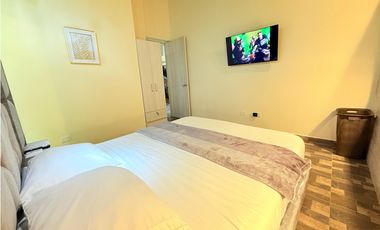 Amoblado HERMOSO Apartamento Laureles piso 1