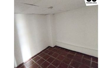 se arrienda apartamento 2 piso soledad 2000