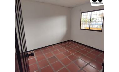 se arrienda apartamento 2 piso soledad 2000