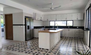 En Venta Casa Campestre con piscina y Jacuzzi en Conjunto