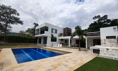 En Venta Casa Campestre con piscina y Jacuzzi en Conjunto