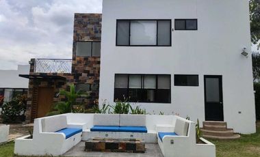 En Venta Casa Campestre con piscina y Jacuzzi en Conjunto