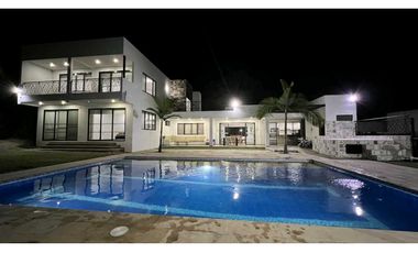 En Venta Casa Campestre con piscina y Jacuzzi en Conjunto