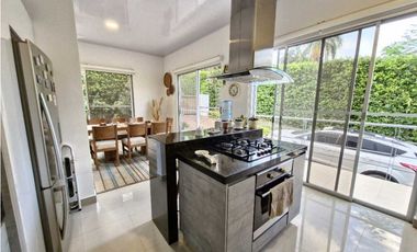 En Venta Casa Campestre con Piscina y Jacuzzi, Conjunto Cerrado