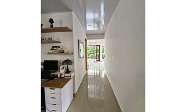 En Venta Casa Campestre con Piscina y Jacuzzi, Conjunto Cerrado
