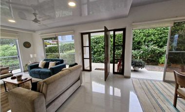 En Venta Casa Campestre con Piscina y Jacuzzi, Conjunto Cerrado