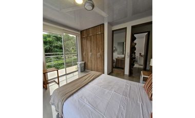En Venta Casa Campestre con Piscina y Jacuzzi, Conjunto Cerrado