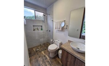 En Venta Casa Campestre con Piscina y Jacuzzi, Conjunto Cerrado