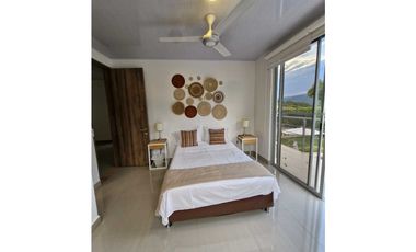 En Venta Casa Campestre con Piscina y Jacuzzi, Conjunto Cerrado