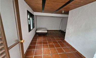 En Venta Casa Campestre en Conjunto 713 m2 con Piscina Pequeña