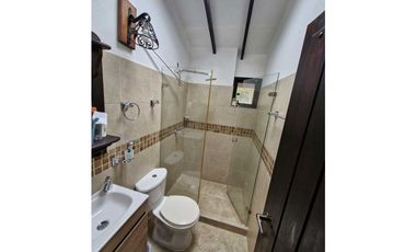 En Venta Casa Campestre en Conjunto 713 m2 con Piscina Pequeña