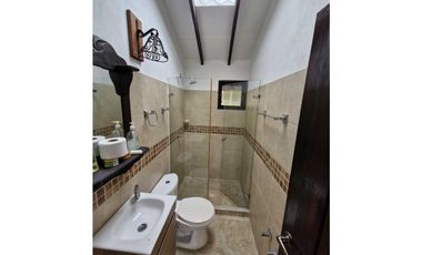 En Venta Casa Campestre en Conjunto 713 m2 con Piscina Pequeña