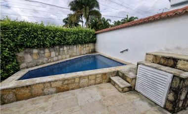 En Venta Casa Campestre en Conjunto 713 m2 con Piscina Pequeña