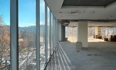 Oficina en Arriendo en Avenida Andrés Bello 2325