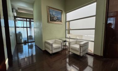 ARRIENDO EDIFICIO CORPORATIVO BARRIO EL GOLF